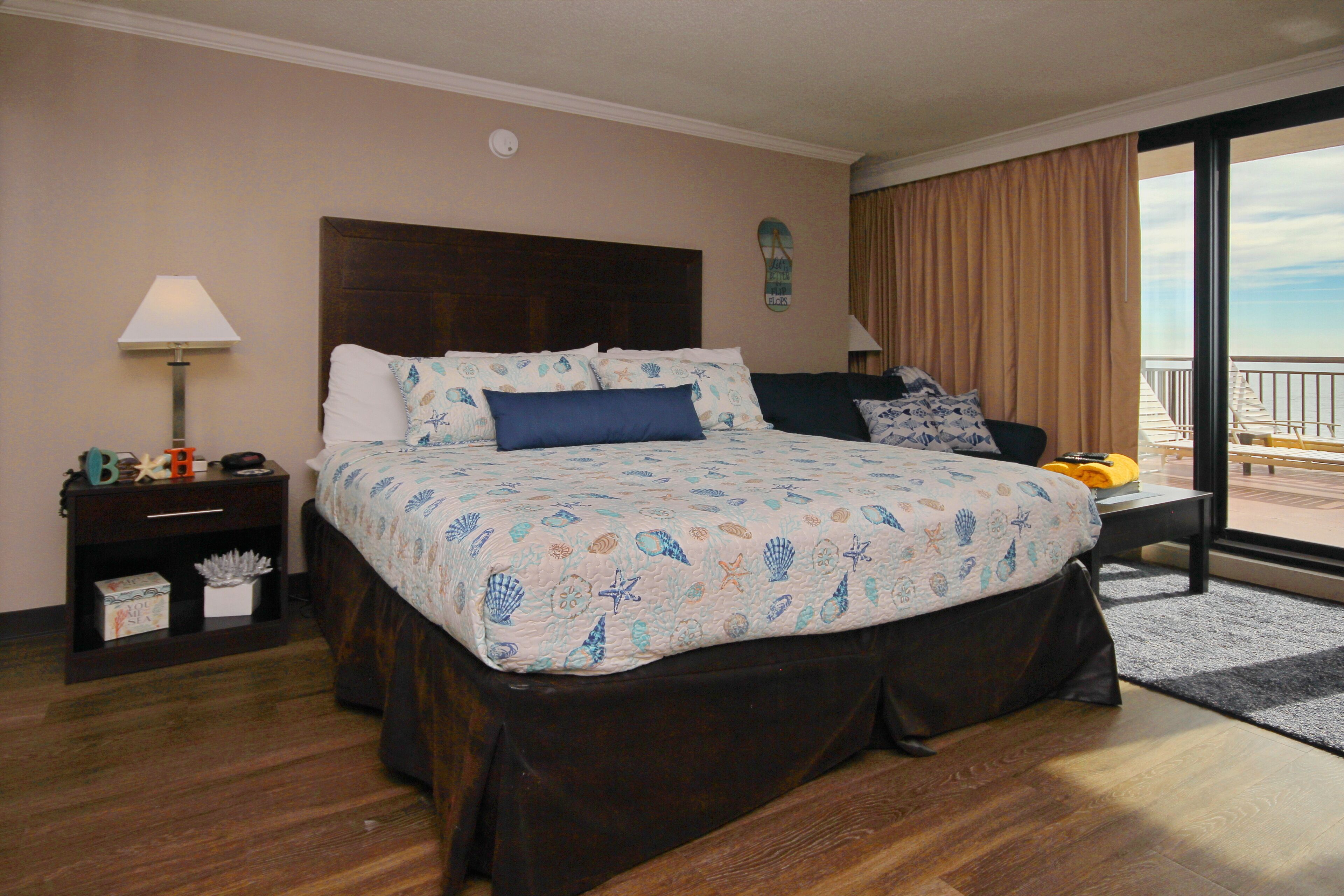 MYRTLE BEACH OCEANFRONT CONDO w/HUGE SUNDECK BALCONY