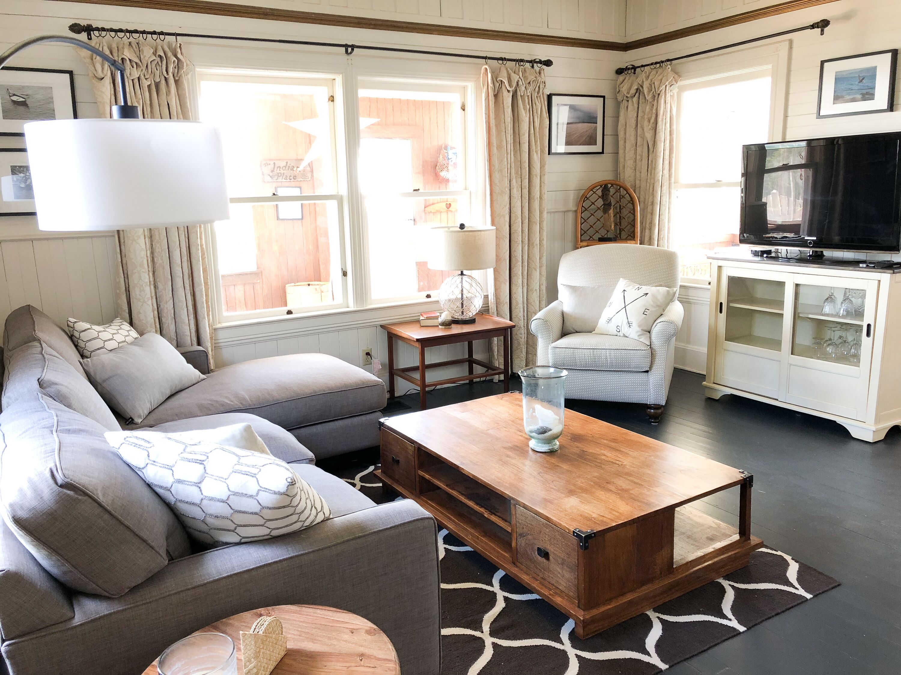 Historic Waterfront Beach House on Estuary