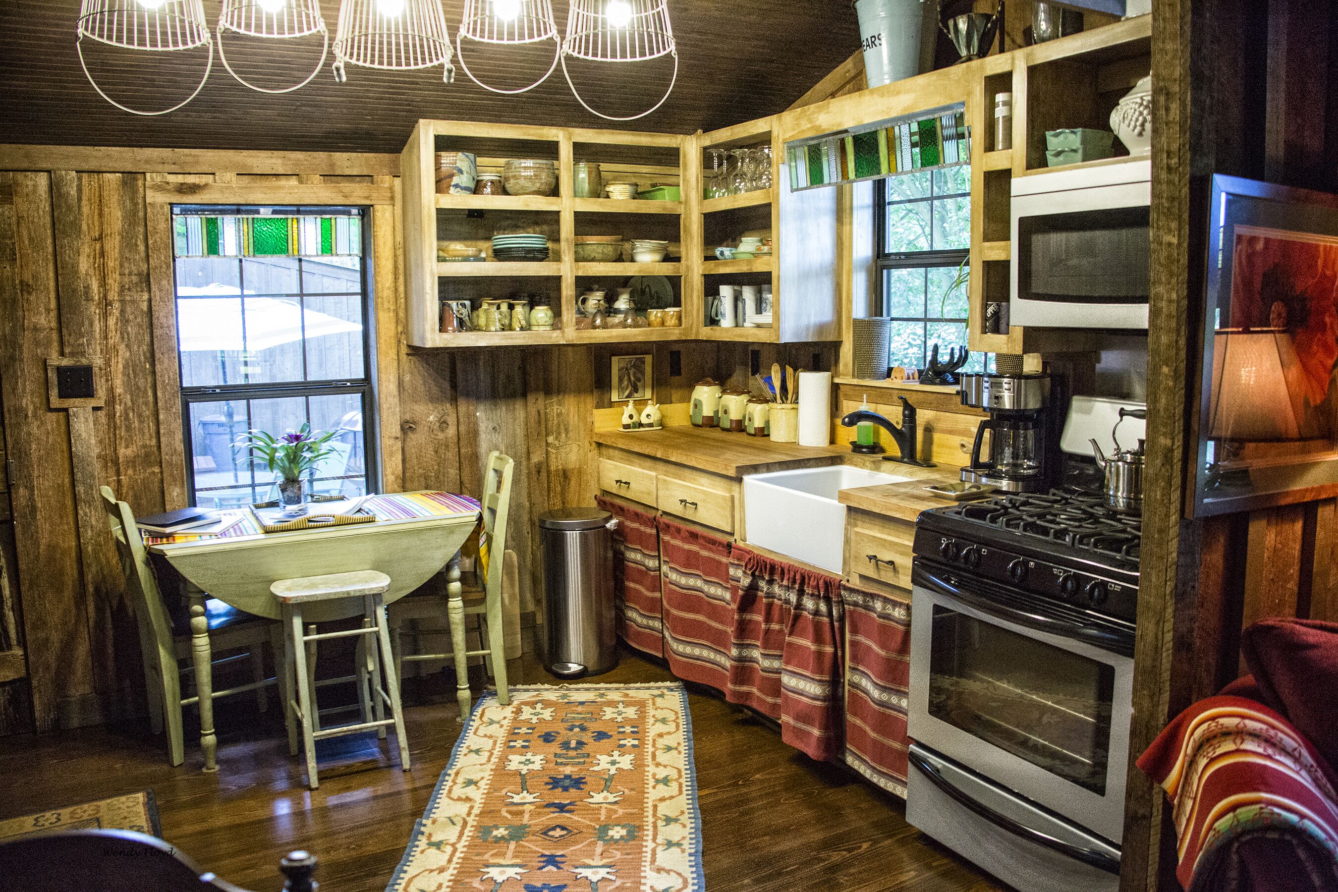 GUS's PLACE...Unwind with a TRIP to the PAST in this CABIN built in 1865.