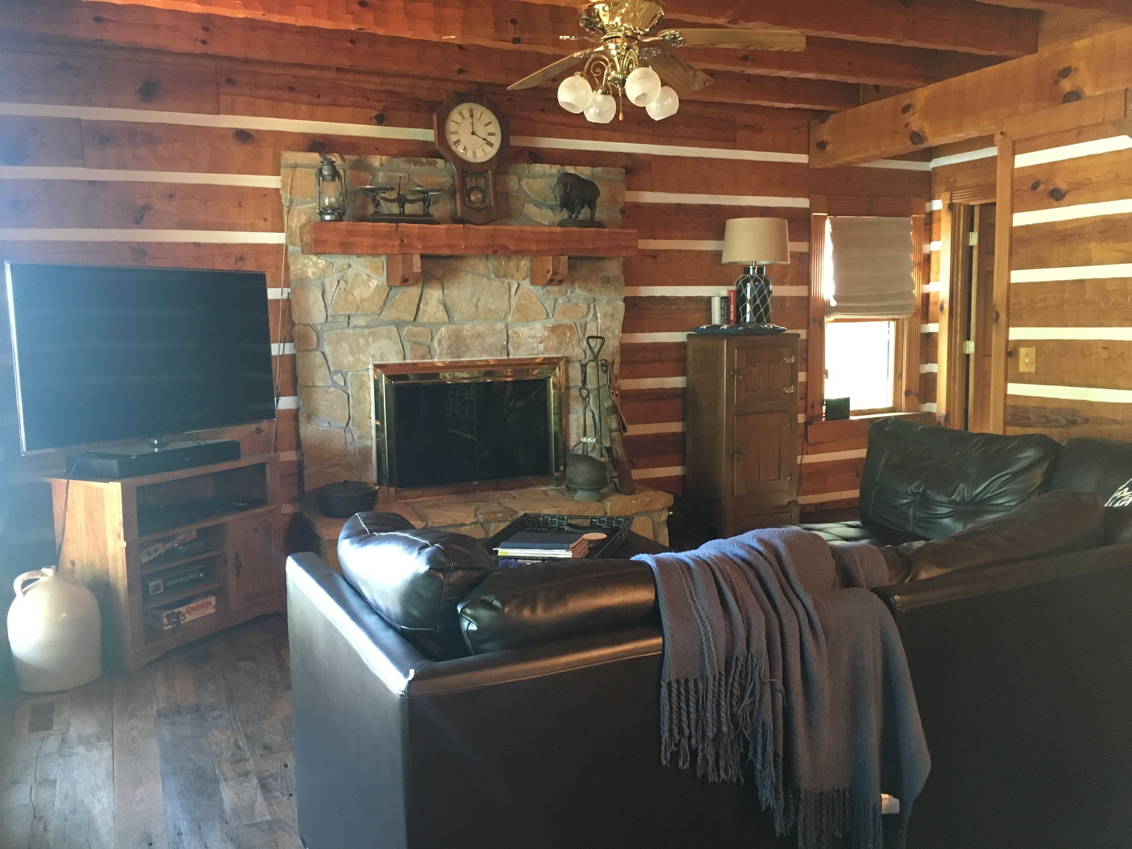 Wonderful Retreat On KY Lake ~ Amazing Views ~ Year Round Water ~ Private Dock