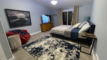 4 bedrooms, desk, iron/ironing board, free WiFi