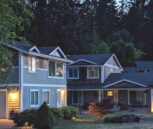 Tide Cove Beachhouse in Poulsbo