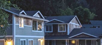 Tide Cove Beachhouse in Poulsbo