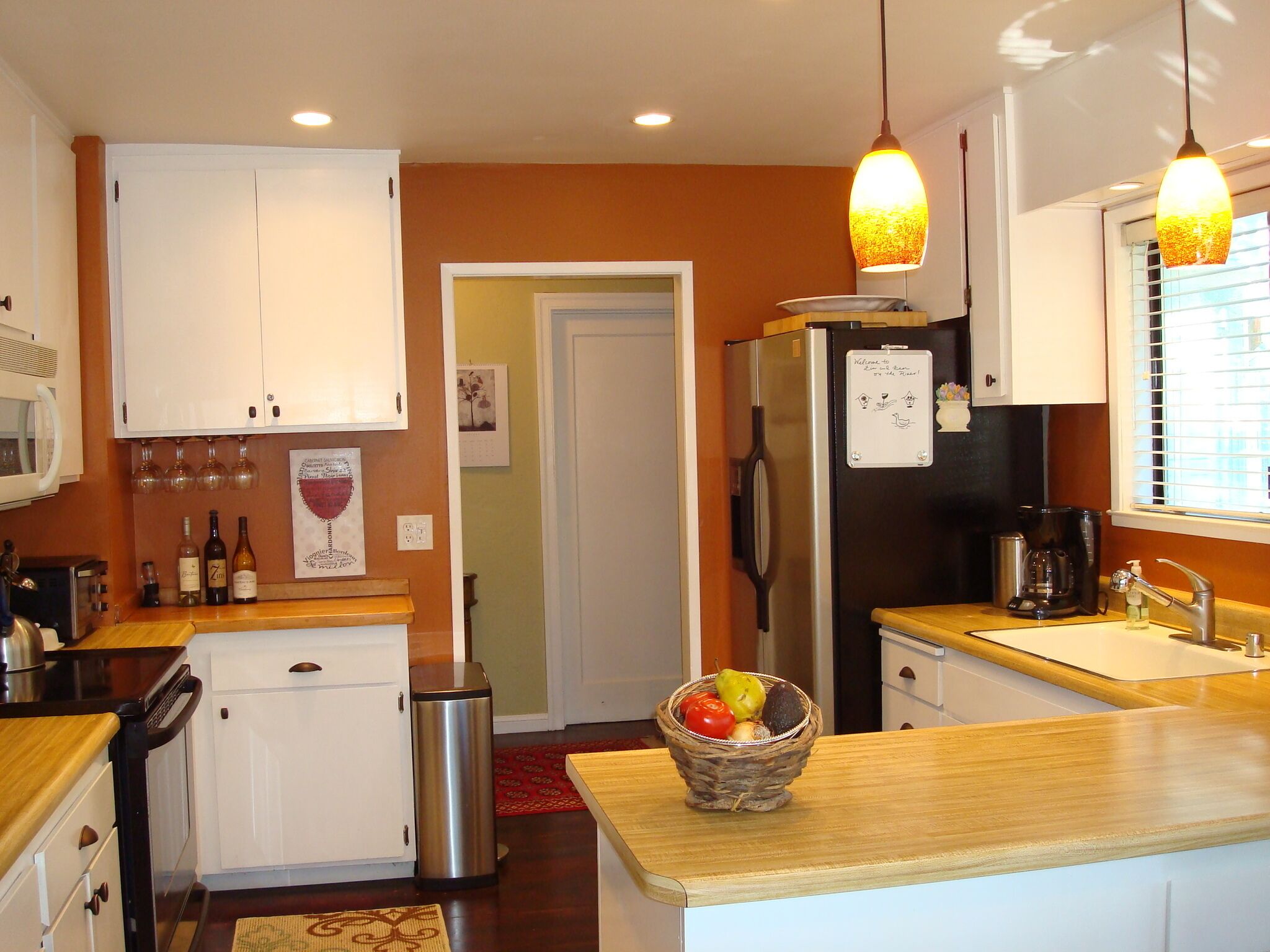 Zin and Zen on the River w/ Hot Tub! ***Close to Everything!***