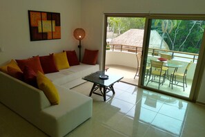 Een smart-tv en een dvd-speler