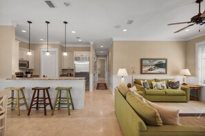 Télévision, lecteur de DVD, chaîne hi-fi