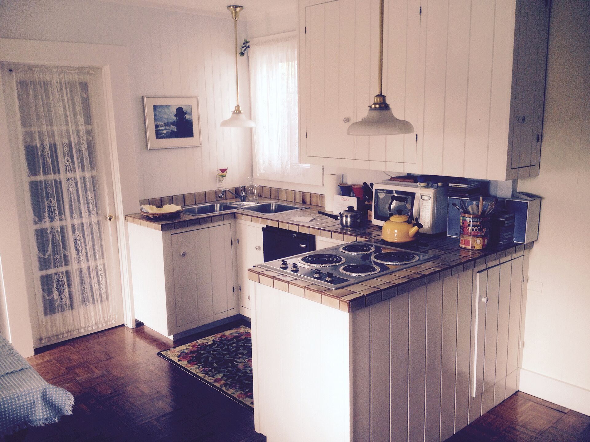 Private Garden Cottage In Mendocino's Historic Preservation District