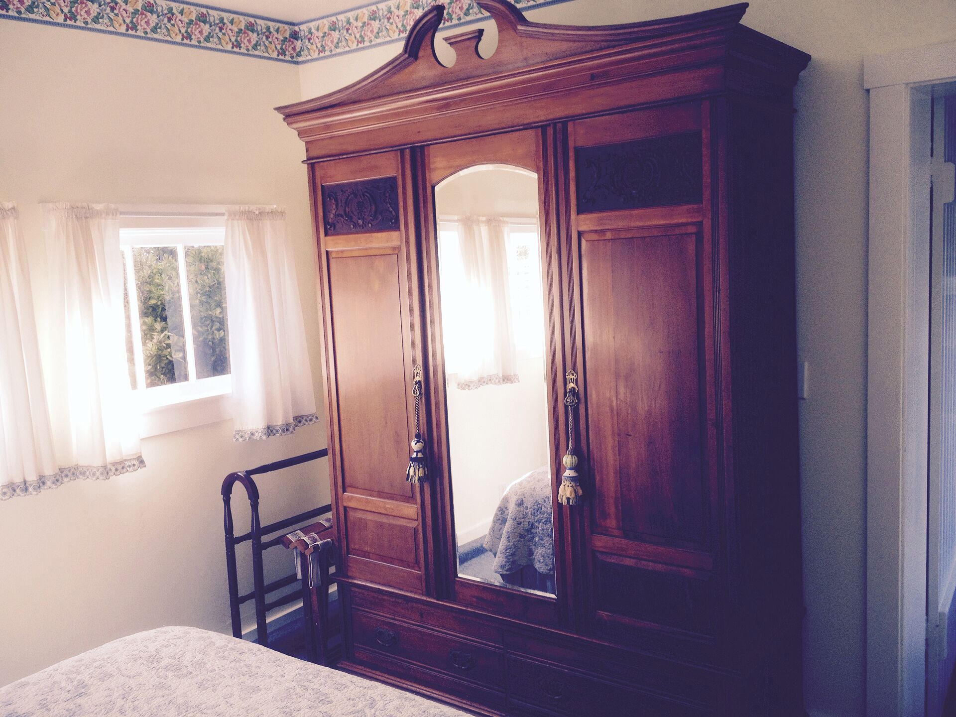 Private Garden Cottage In Mendocino's Historic Preservation District