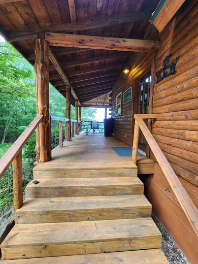 Deer Cabin Of Deer Lodge Cabin Rentals is a Secluded Ozark Cedar Log Cabin