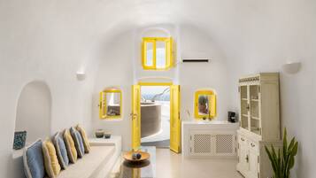 Suite Bulan Madu, hot tub, pemandangan laut | Seprai katun Mesir, seprai premium, dan didekorasi berbeda-beda