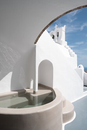 Suite Lune de Miel, bain à remous, vue mer | Terrasse/Patio