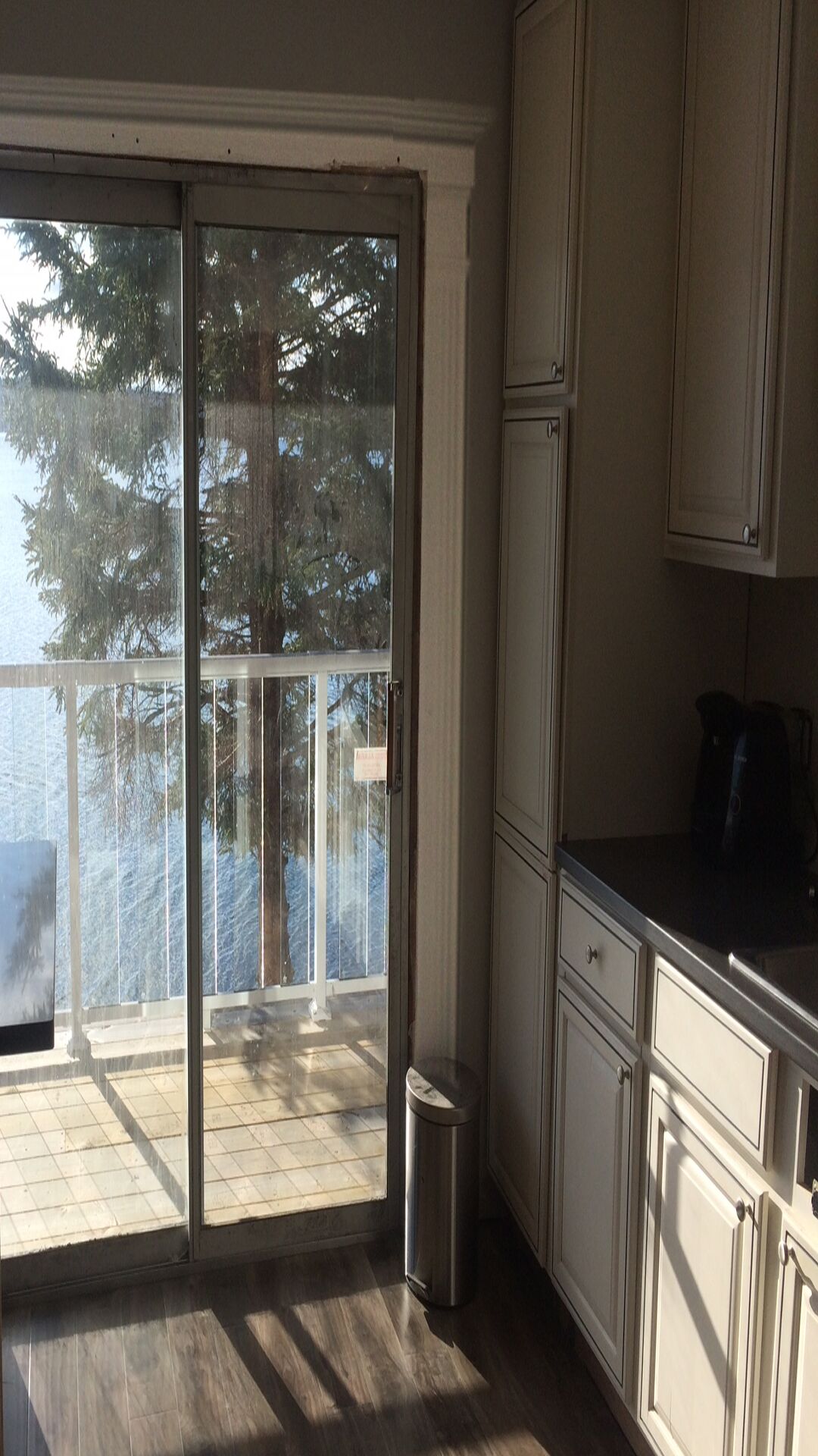 Coastal Living -Two Level Loft Ten Steps From The Ocean