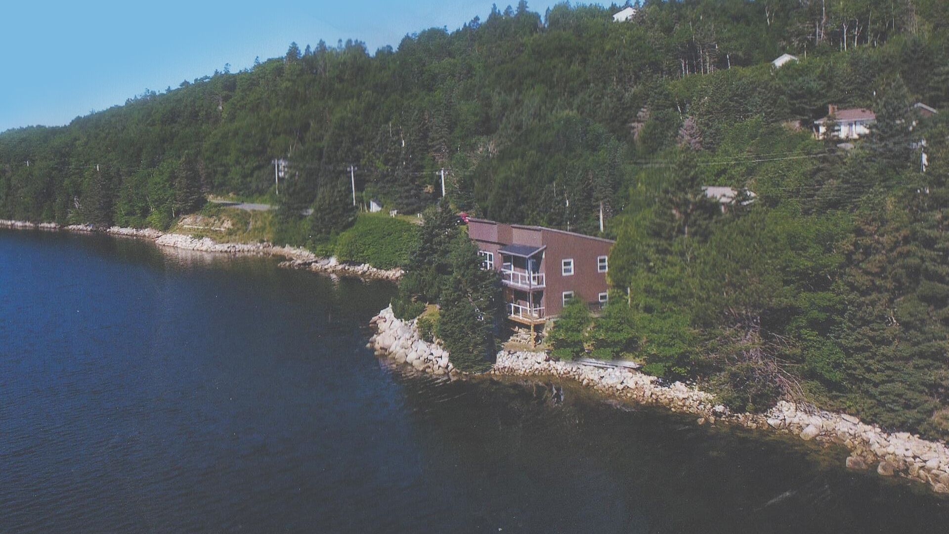 Coastal Living -Two Level Loft Ten Steps From The Ocean