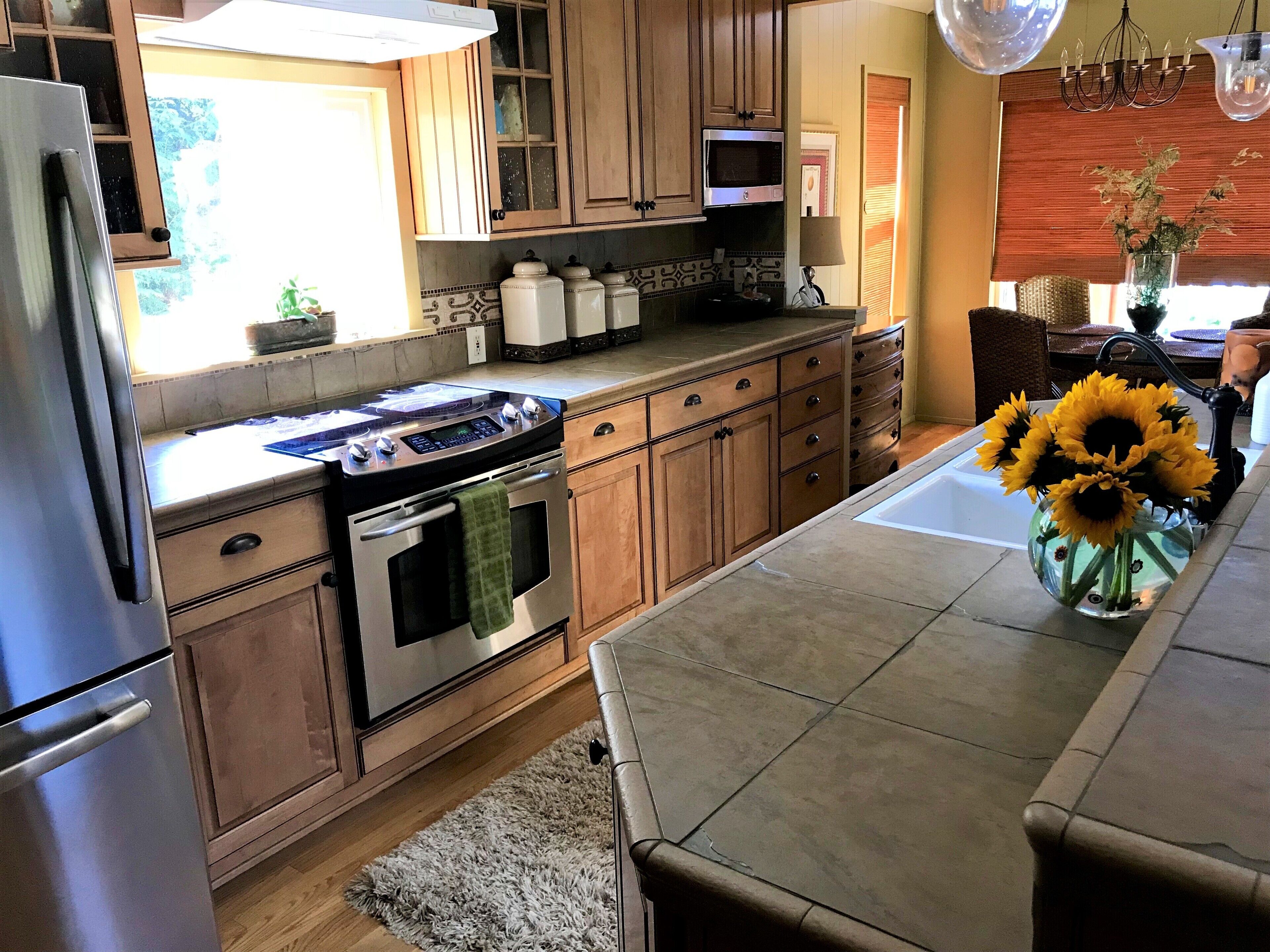 Charming Waterfront Cottage on Treasure Island