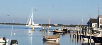 2 Bedrooms + Loft - Sleeps 6 in Beds but max 4 adults- 5 Blocks to Town