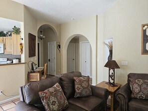 Smart TV, fireplace, DVD player