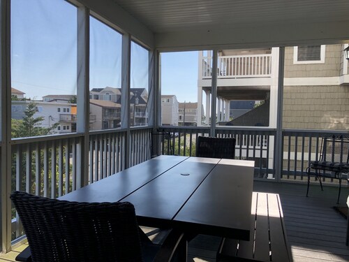 Sunny And Airy Duplex Steps Away From Private Access Beach