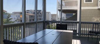 Sunny And Airy Duplex Steps Away From Private Access Beach