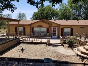 Exterior - Private beach, quiet cove, beautiful deck view! (Longtown)