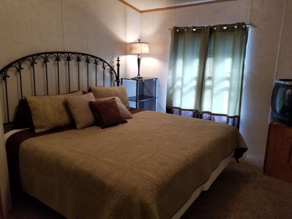 3 habitaciones, escritorio, tabla de planchar con plancha y wifi gratis 