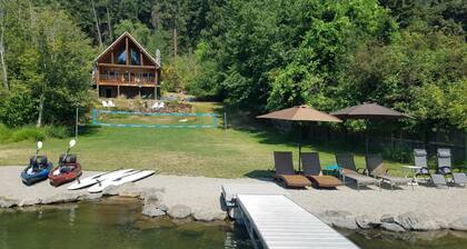 Beautiful Log Home on Cda Lake, Grass to the Water!!!