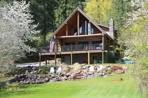 المنشأة من الخارج