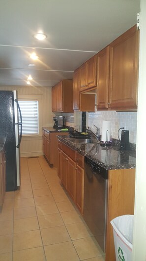 Fridge, microwave, oven, stovetop - On the Avenue, close to everything! (Rehoboth Beach)