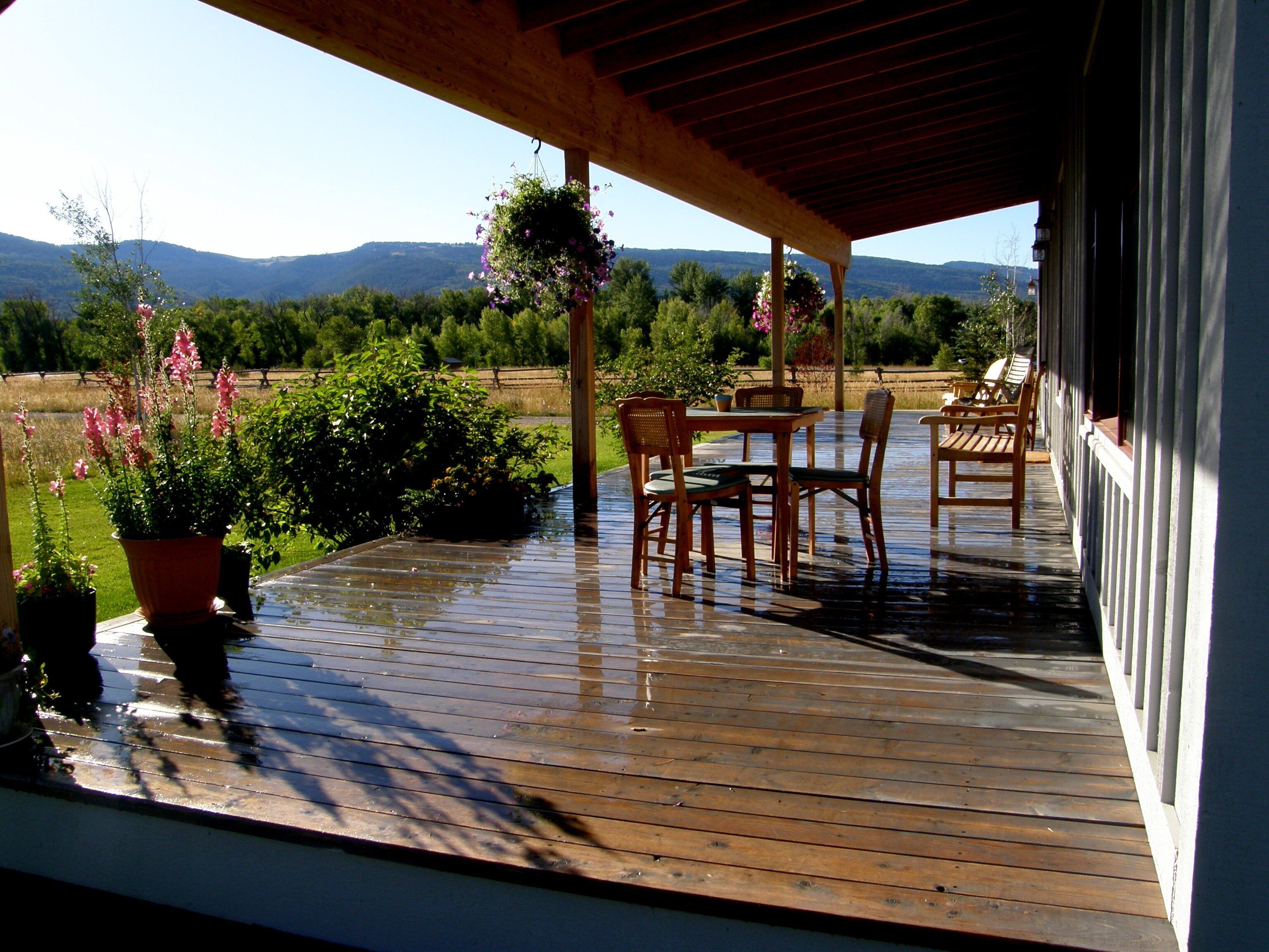 Summer mornings are wonderful at the Mountain Greyporch