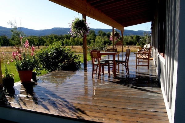 Summer mornings are wonderful at the Mountain Greyporch