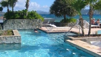 Piscina a l'aire lliure