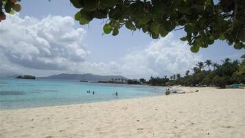 A la platja, gandules de platja i tovalloles de platja