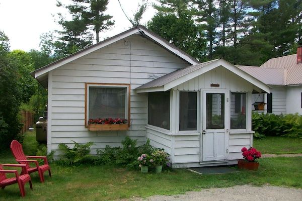 Front of cottage. Owners live in the house to the right.