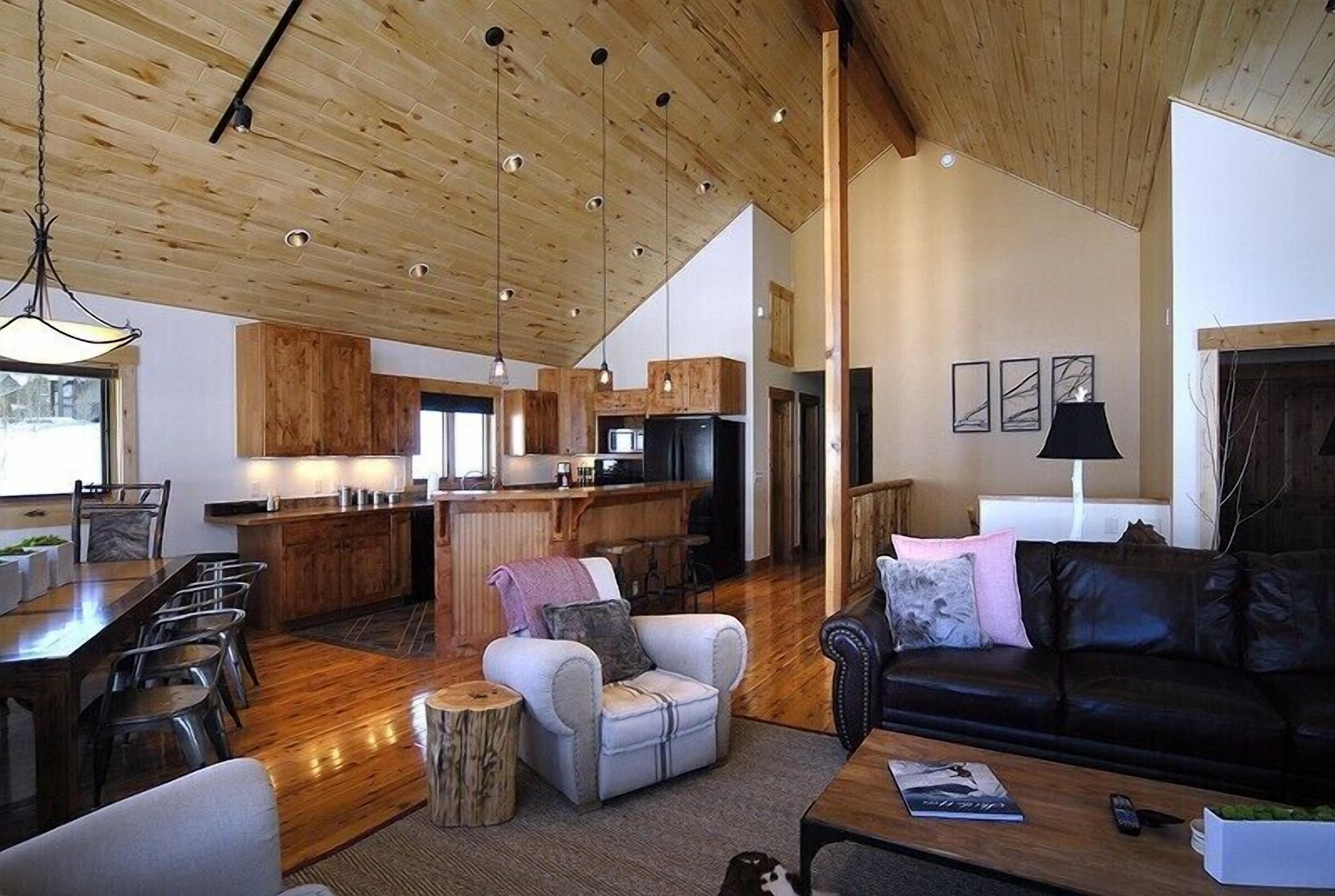 Beautiful Sweeping Views! (STR301174)