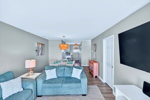 Smart TV, books, stereo