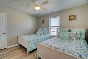 2 bedrooms, iron/ironing board, WiFi, bed sheets