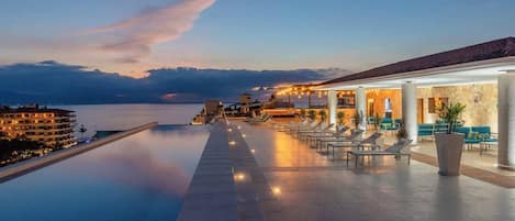 Lämmitetty uima-allas