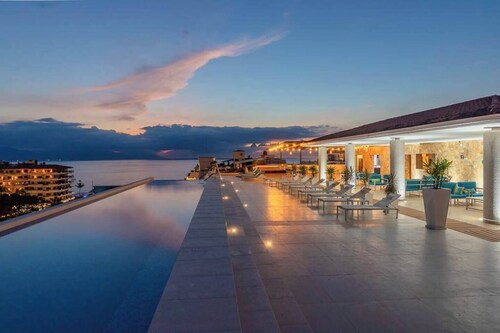 The Park  307 /Romantic Zone