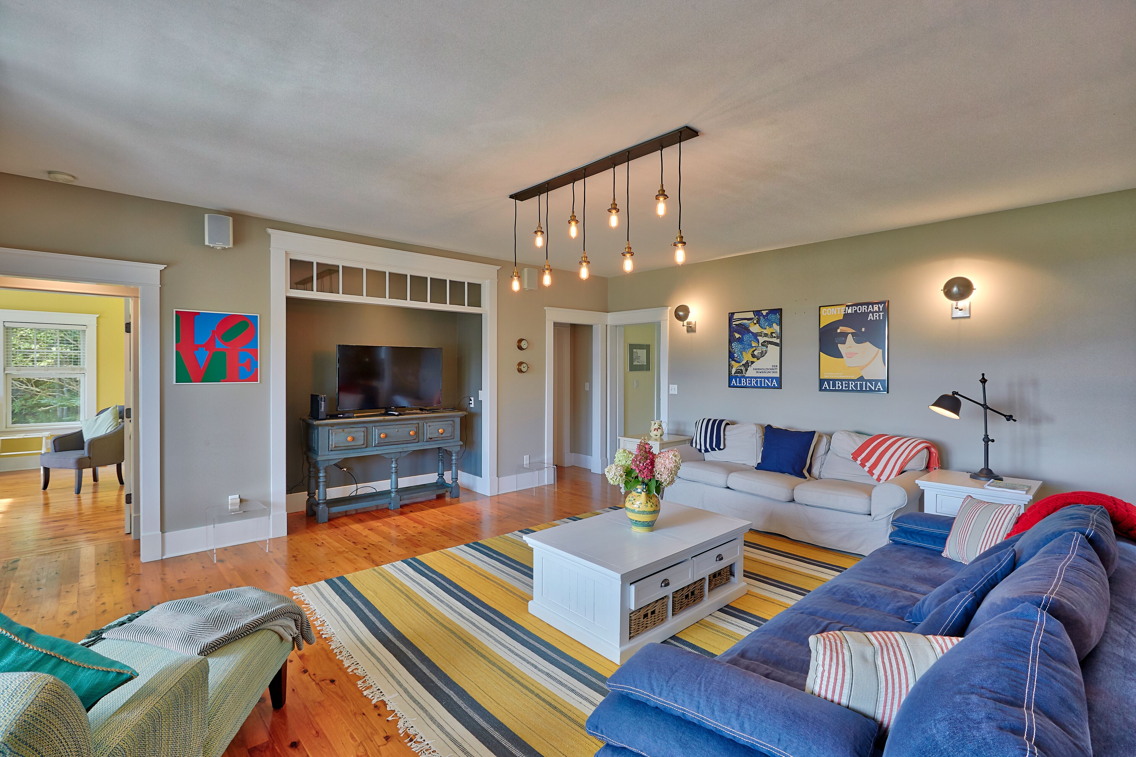 Stunning Luxury Home, Large Porch w. Ocean Views