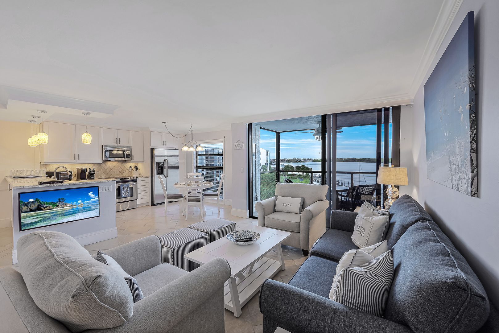 Gorgeous Waterview, Walking Distance to Restaurants, Shops & More!!