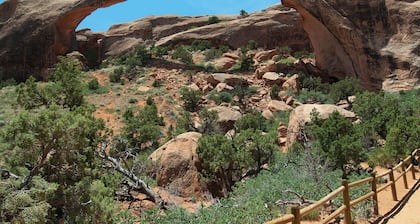 Simply the best - luxury, comfort, convenience in Rim Village!