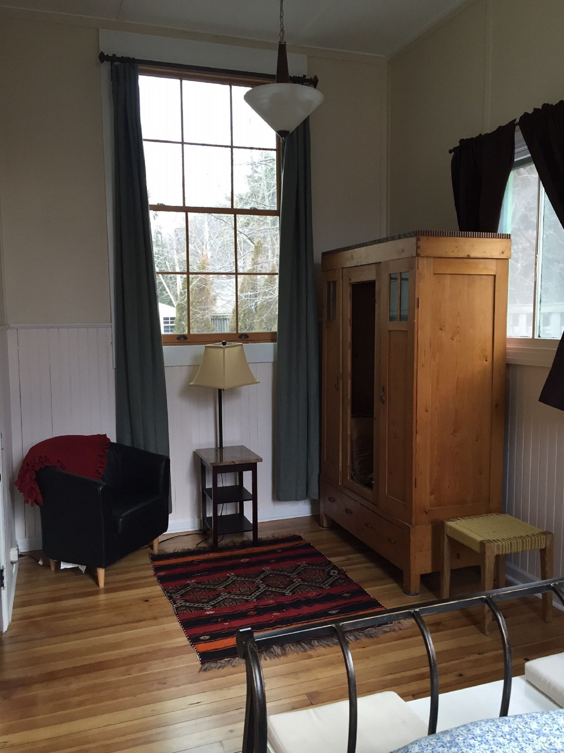 Wonderful Rustic Lake House On Cayuga Lake only 2.5 Miles From Downtown Ithaca!