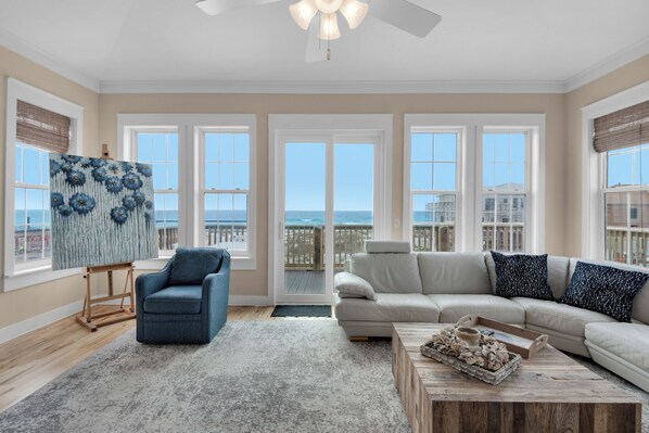 Smart TV - Cloud Nine | 🐾 Pet Friendly + Private Elevator + Near Beach and Pool Access (Navarre)