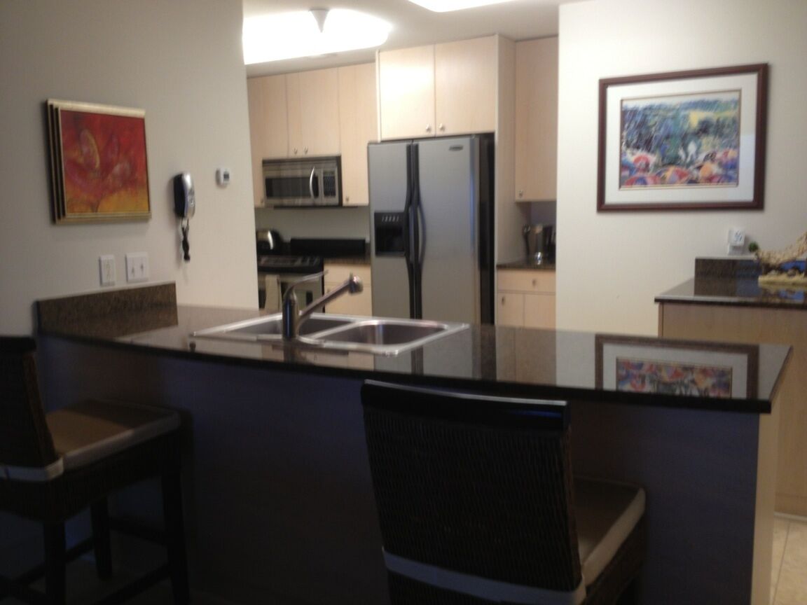 Top 10th Floor! Panoramic Views! On Beach! Fitness Center! Cabana Optional!