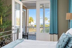 5 quartos, ferros/tábuas de passar roupa, berço de viagem