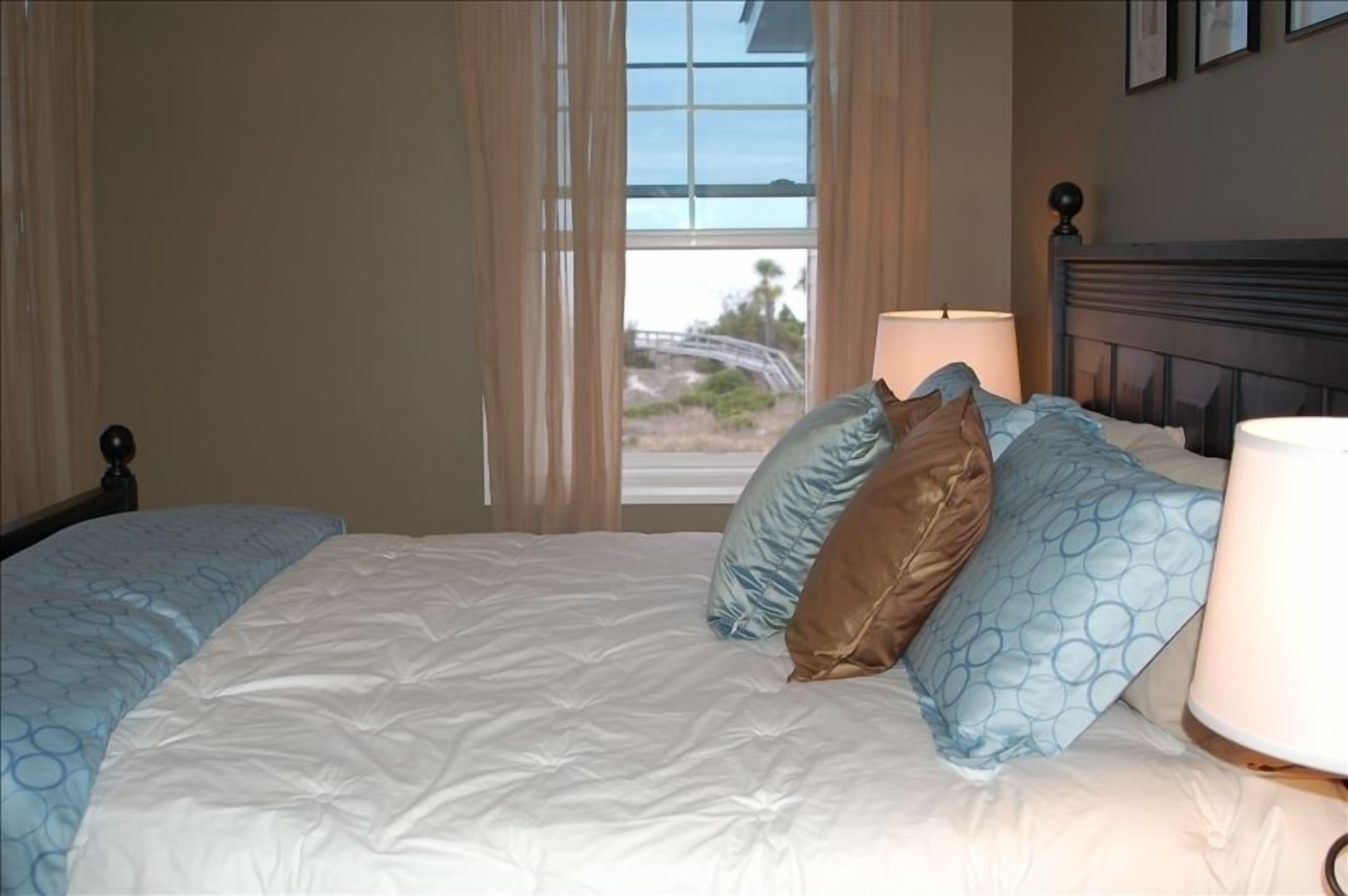 Ocean&Marsh Views! 5BR/5BA, Golf Cart,Wi-Fi! Read Our Reviews!