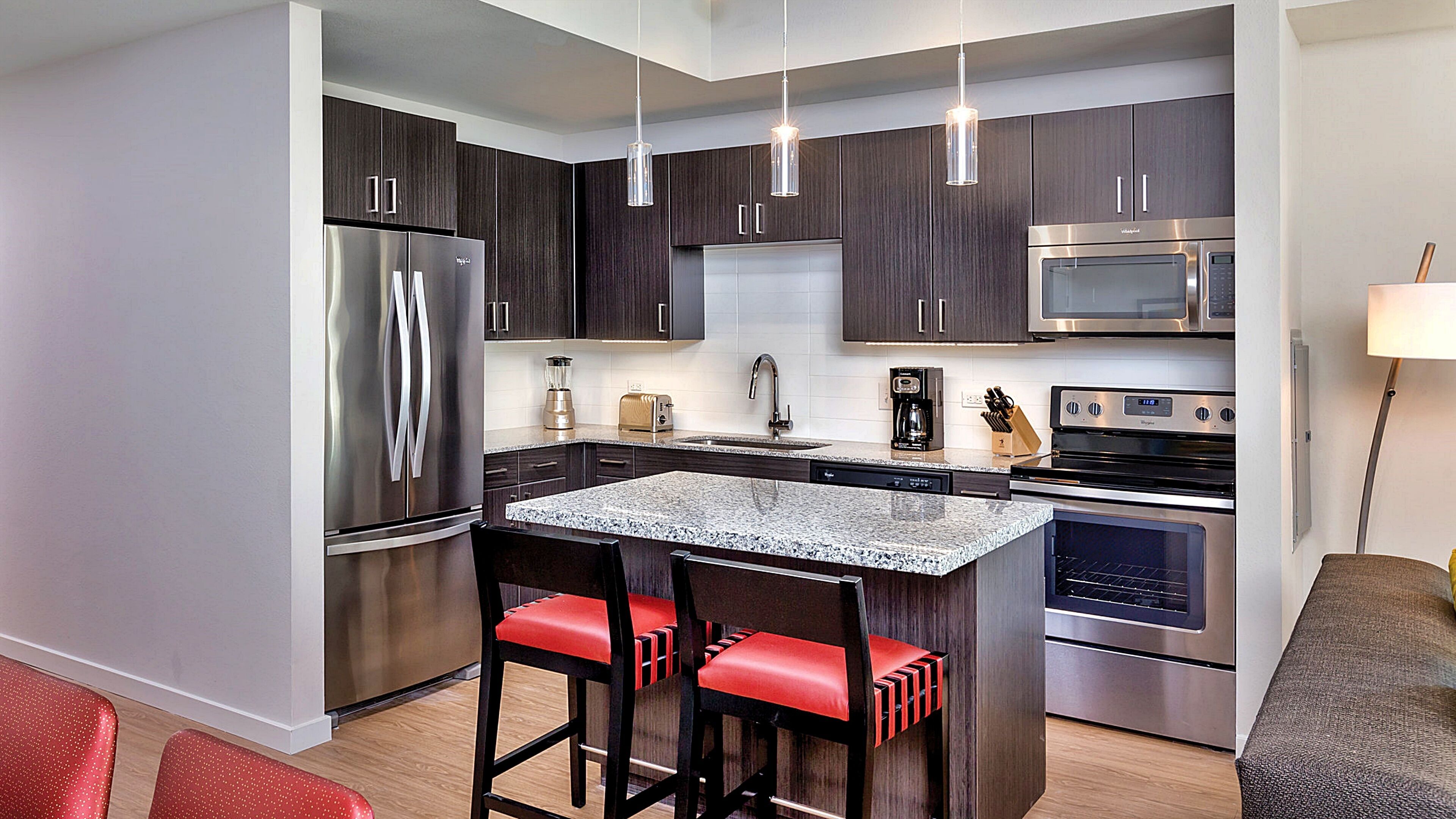 2BR Austin Condo - Walk to West 6th & Attractions!
