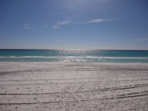 Plage à proximité, chaises longues