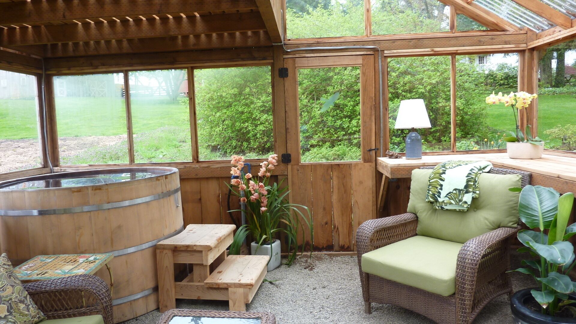 Glamping in our Unique Cabin outside Silverton, OR. with Hot Tub & Sleeping Loft