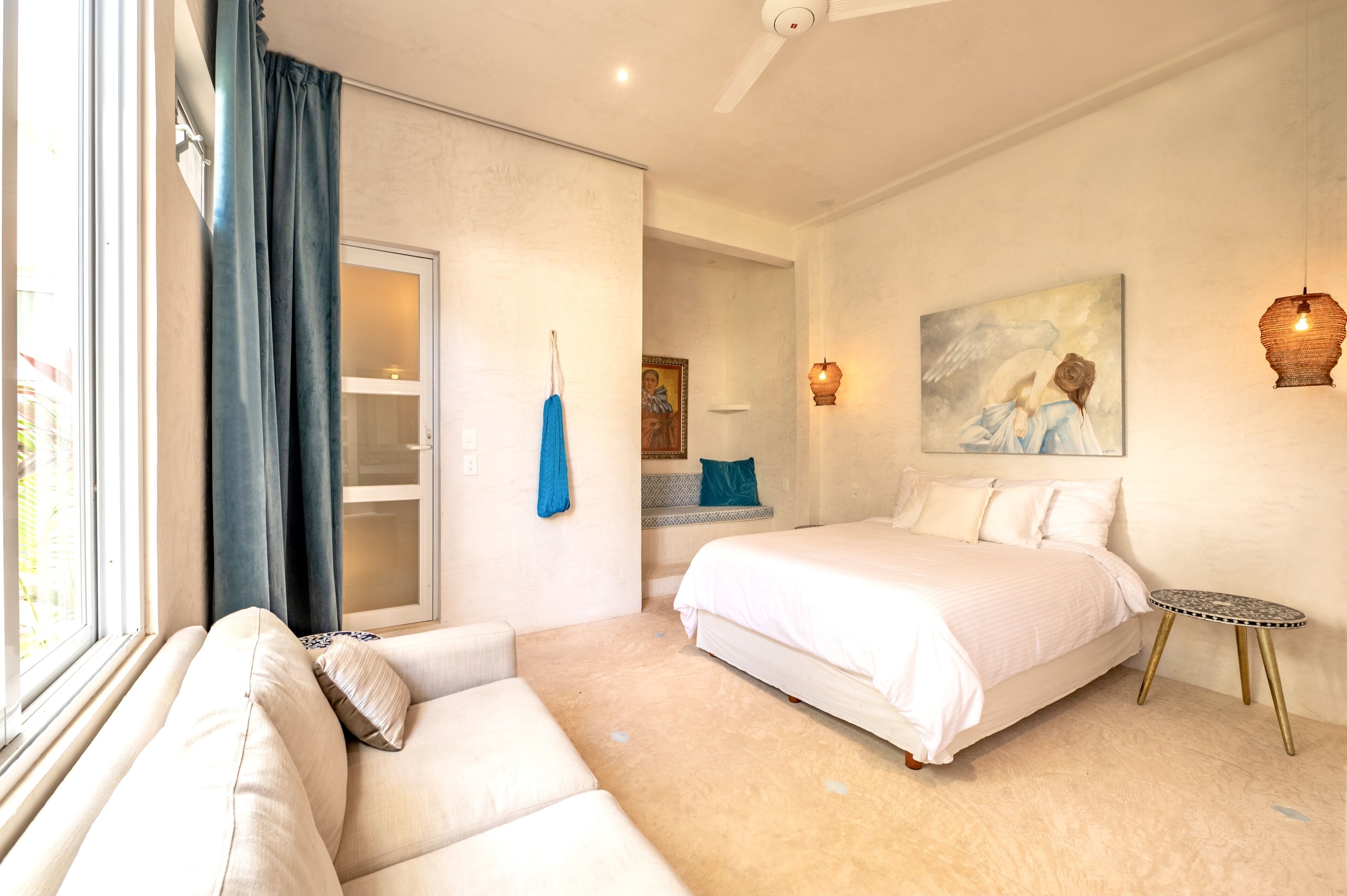 3+ Br Oceanfront Newly Renovated & Ocean swimming & pool