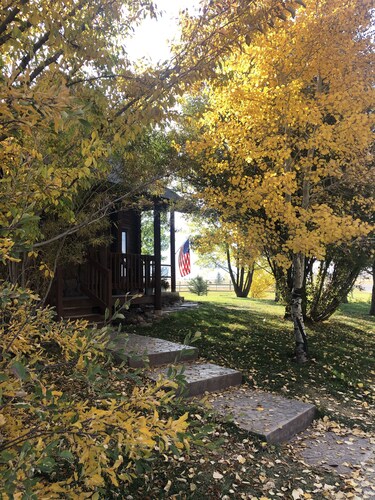 Johnson's Country Cabin - One price rents the entire home!